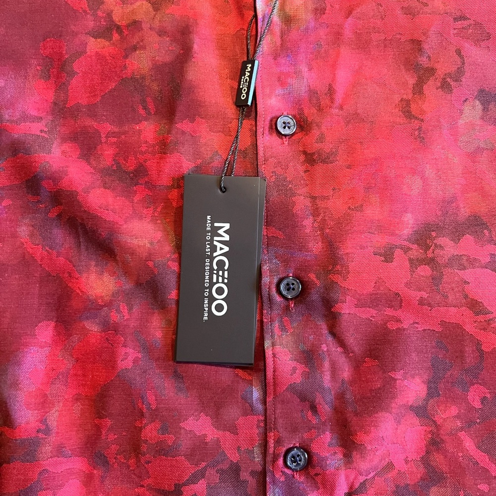 Slim fit novelty print shirt.